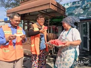 兄弟吵架吃瓜,吃瓜群众围观家庭大战