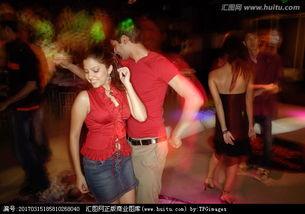 酒吧跳舞吃瓜视频,围观吃瓜群众见证激情四溢的夜晚